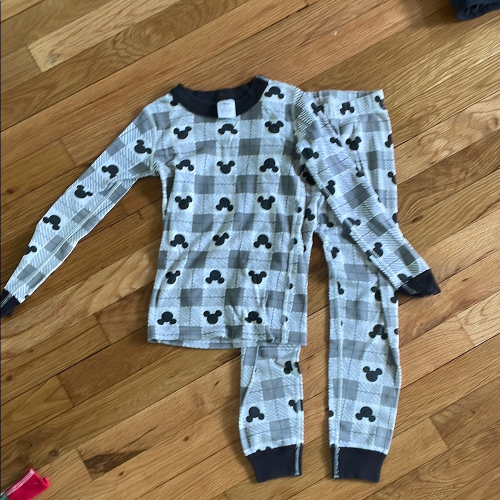 Hanna Andersson. Disney Kids Plaid Pajama Set with Mickey Mouse Design